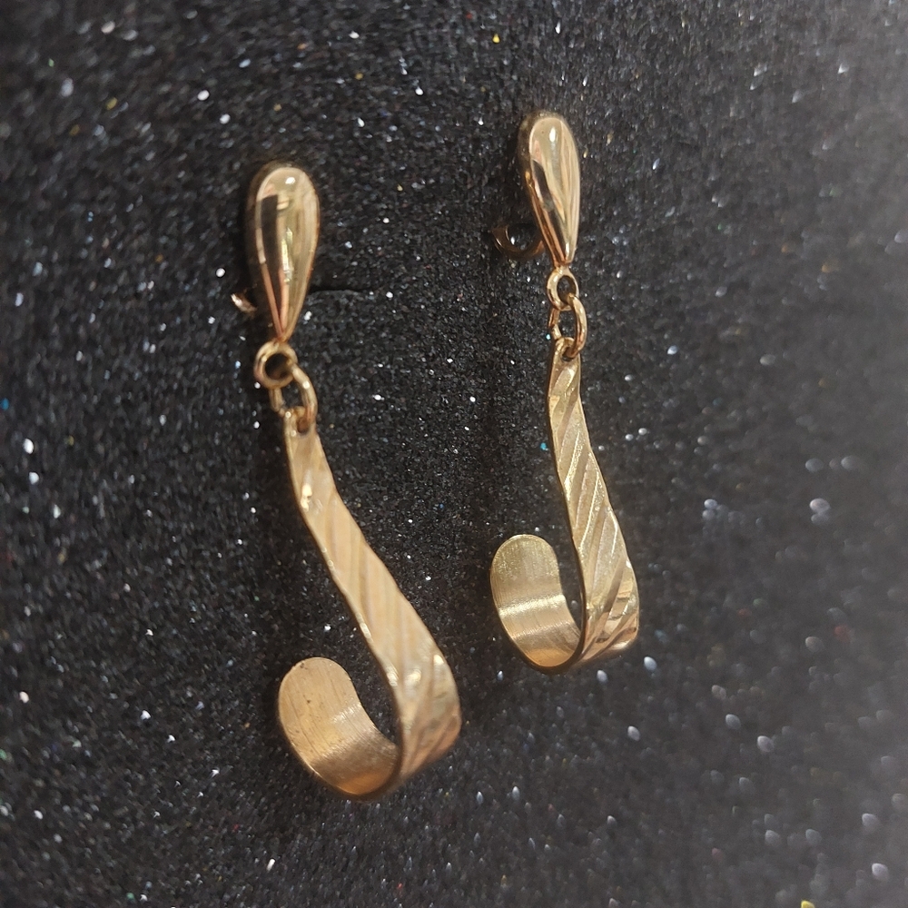 Napier Goldtone Latchback Pierced Earrings, Estate Jewelry